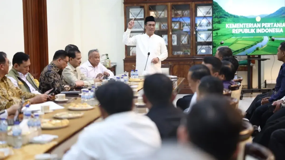 Menteri Pertanian (Mentan) Andi Amran Sulaiman saat berdiskusi dengan para peternak di Jakarta