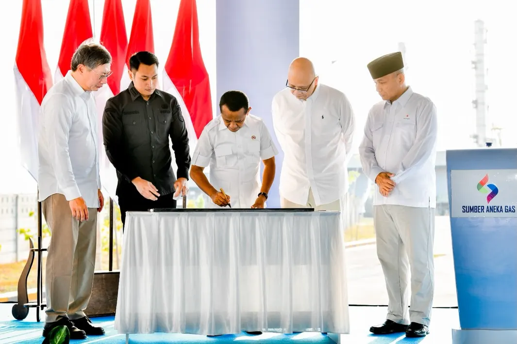 Menteri Energi dan Sumber Daya Mineral (ESDM) Bahlil Lahadalia dalam sebuah kegiatan resmi terkait sektor energi. Foto ini diambil dari akun Instagram resmi @bahlillahadalia.